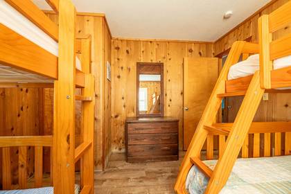 Mid Level NW Bedroom w/1 Bunk and 1 Pyramid