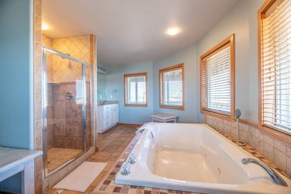 Mid Level Master Bath