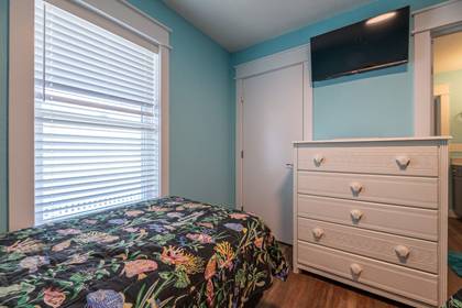 Pyramid Bunk & Twin Bedroom