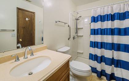 Mid Level Semi-Private Bath