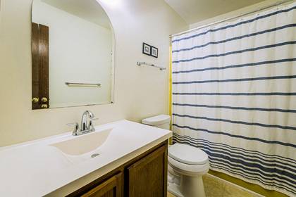 Upper Level Hall Bath