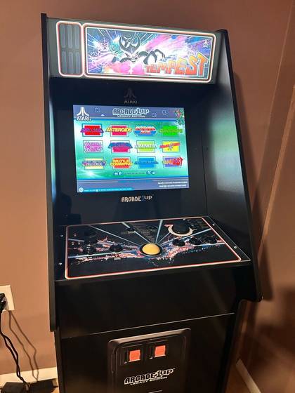 Atari Asteroids-game room