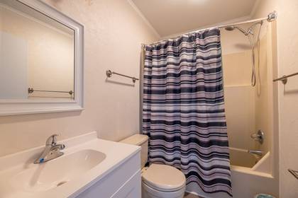 Full Hall Bath