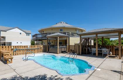 Roundabout Resort
