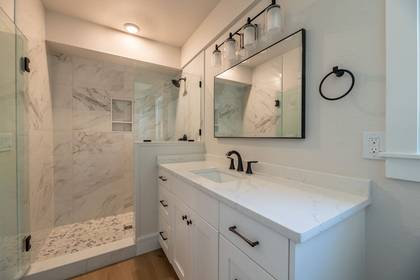 Lower Level Semi-Private Bath