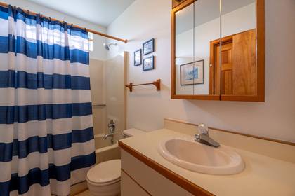 Upper Level Semi Private Bath