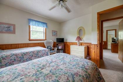 Mid Level Twin Bedroom