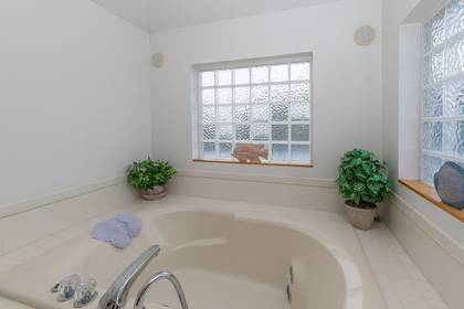 Mid Level Master Bath