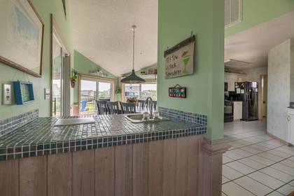 Wet Bar with Ice Maker