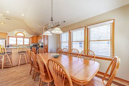 Dining Area Seats 10