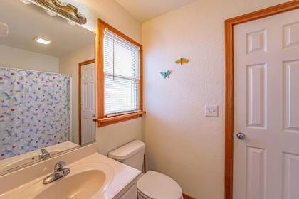 Mid Level Shared Bath