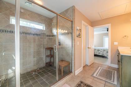 Upper Level Master Bath