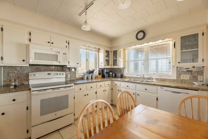 Kitchen/Dining