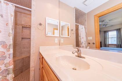 upper level master bath