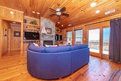 Great Room w/2 TV's