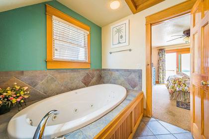 Upper Level Master Bath