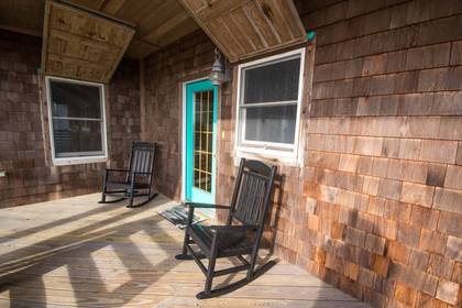 Mid Level Furnished Decks