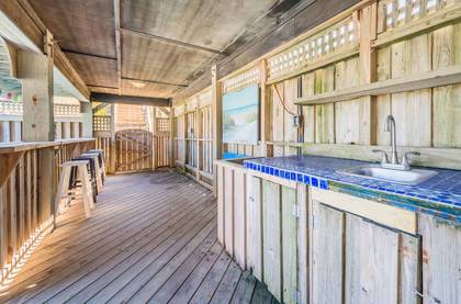 Tiki Bar