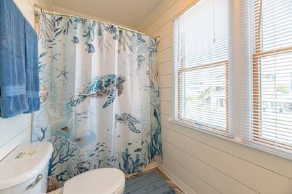 Mid Level Master Bath