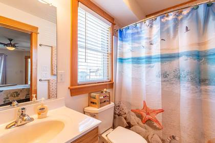 Mid Level Master Bath