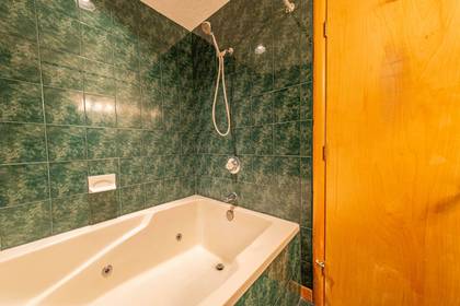 Upper Level Master Bath