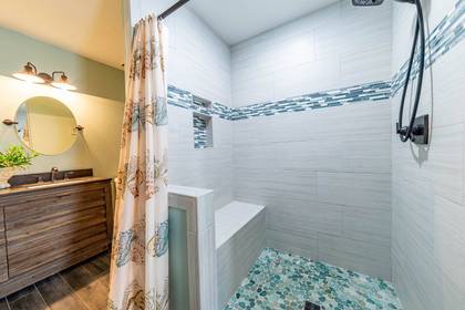 Mid Level Semi-Private Bath