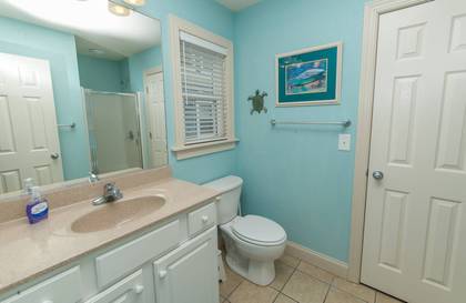 Mid Level Shared Bath