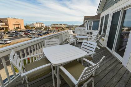 Upper Level Deck