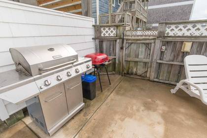 Gas & Charcoal Grills