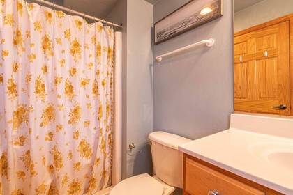 Mid Level Master Bath