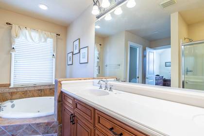 Upper Level Master Bath