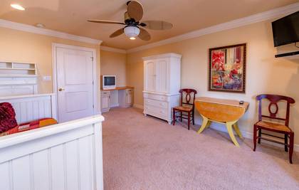 Mid Level Daybed