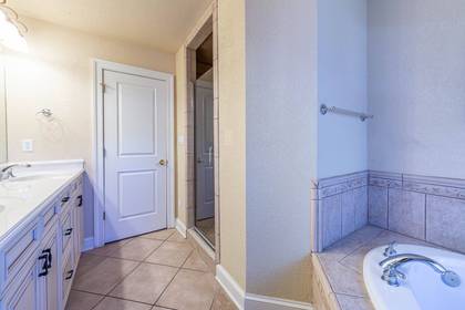 Mid Level Master Bath