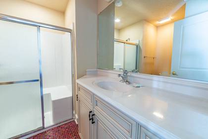 Upper Level Master Bath