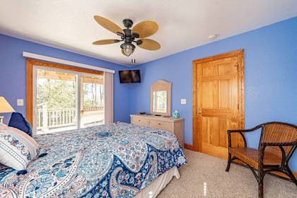 mid level bedroom