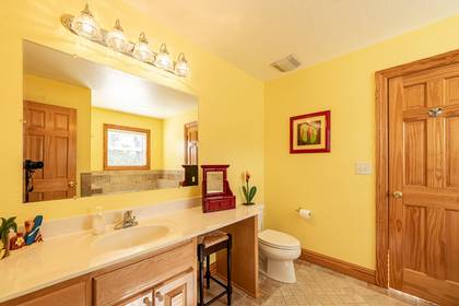mid level shared bath