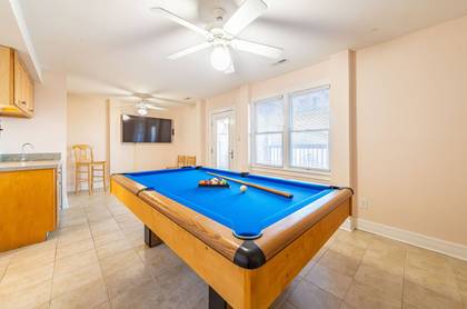 rec room with pool table