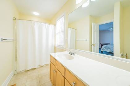 mid level master bath