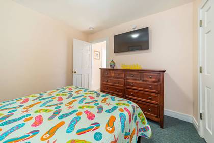mid level bedroom