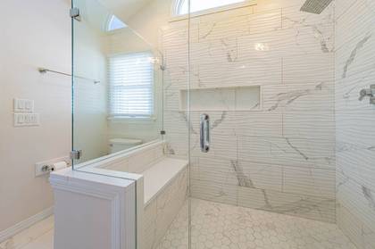 Upper Level Master Bath