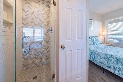 Mid Level Master Bath