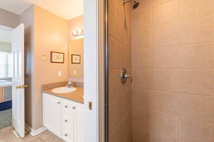 Mid Level Shared Bath