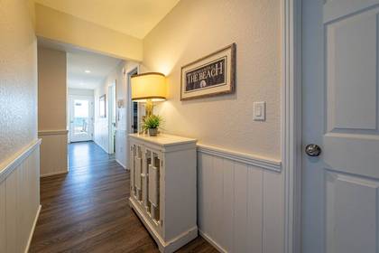 Mid Level Hallway