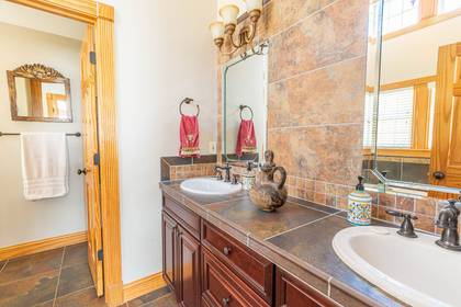 upper level master bath