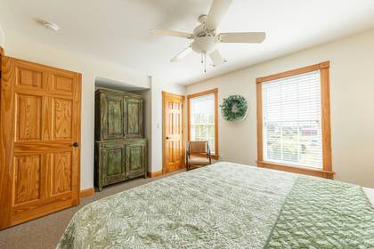 mid level bedroom