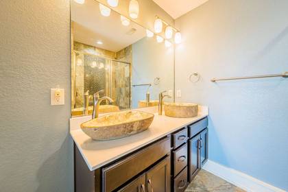 Upper Level Master Bath