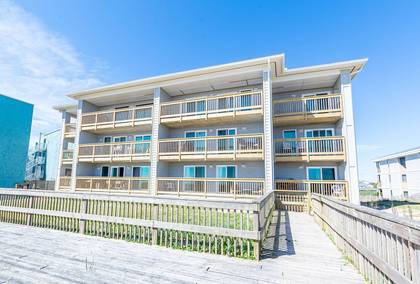 The Yachtsman Condos