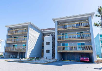The Yachtsman Condos