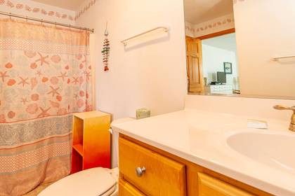 1st Level Master Bath