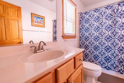 1st Level Master Bath